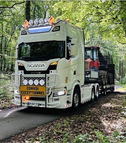 Transport de machine agricole